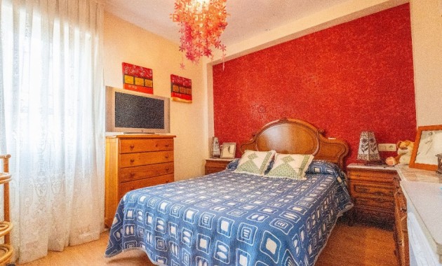 Herverkoop - Adosado -
Torrevieja