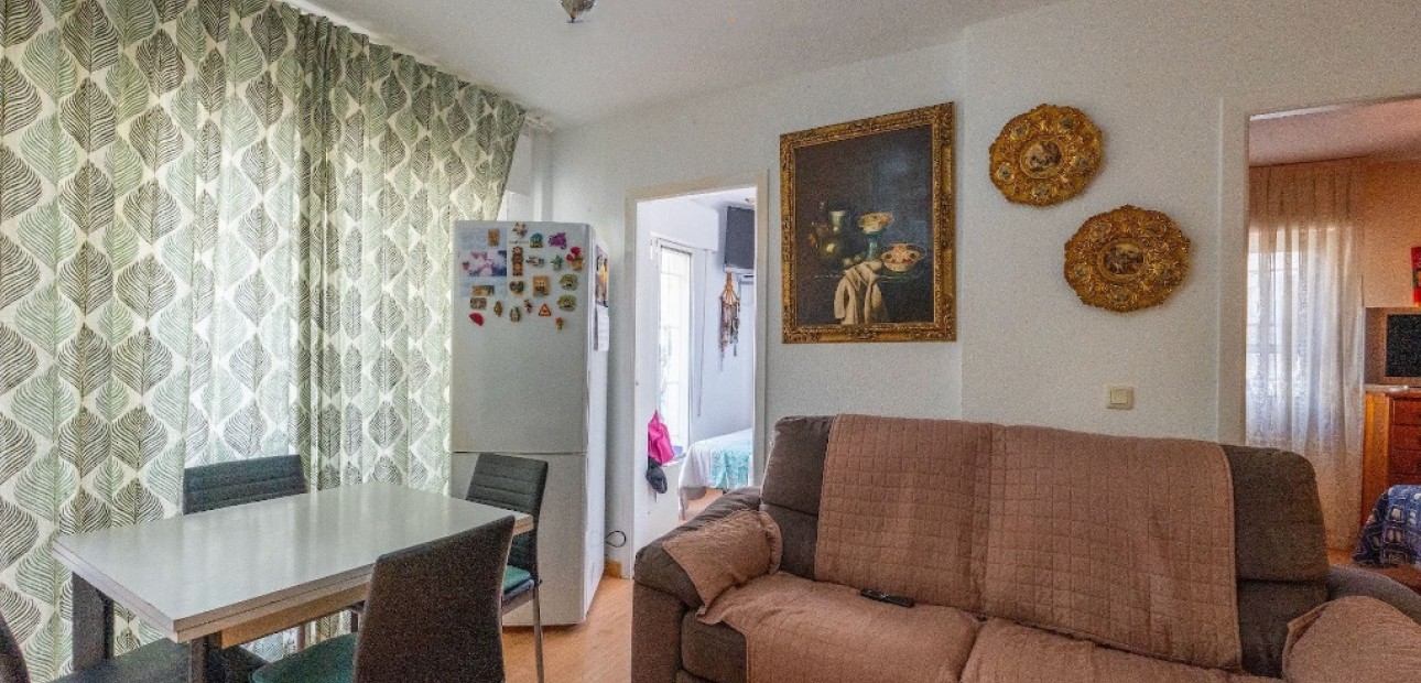 Herverkoop - Adosado -
Torrevieja