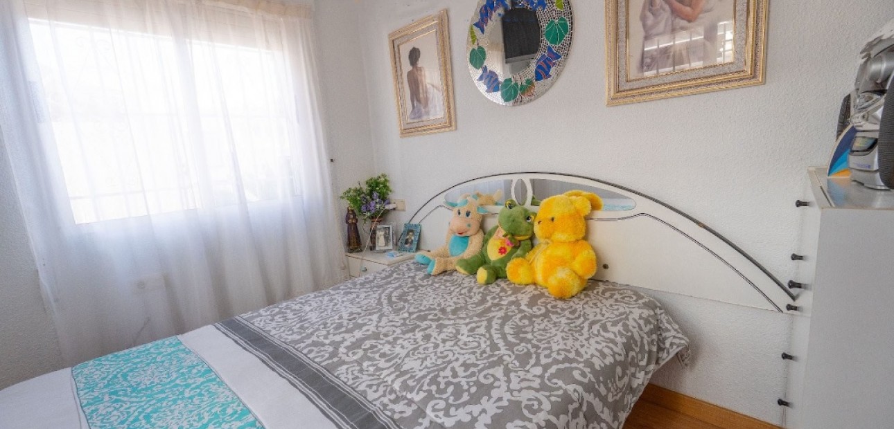 Herverkoop - Adosado -
Torrevieja