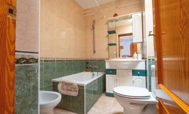 Herverkoop - Adosado -
Torrevieja