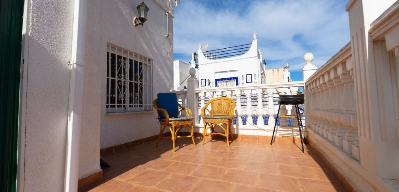 Herverkoop - Adosado -
Torrevieja