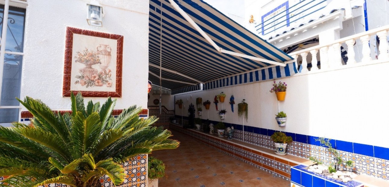 Herverkoop - Adosado -
Torrevieja