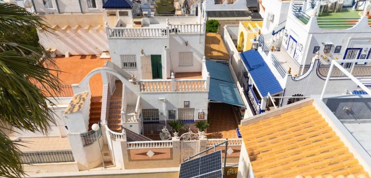 Herverkoop - Adosado -
Torrevieja