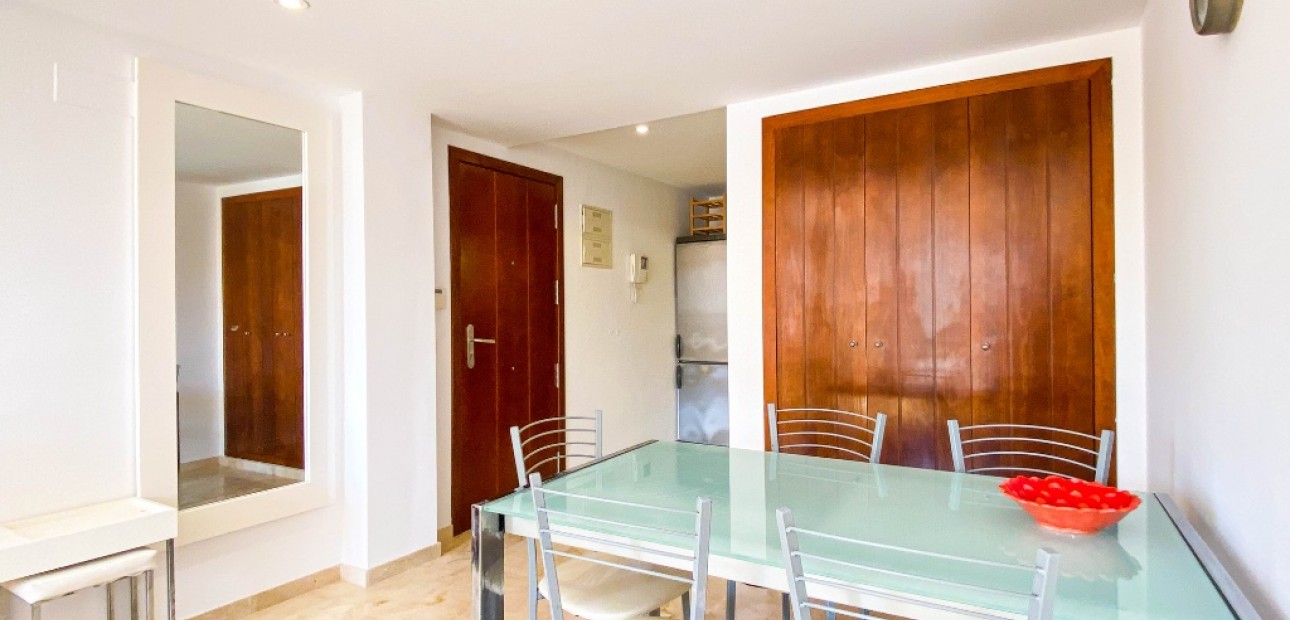 Herverkoop - Appartement / flat -
Punta Prima