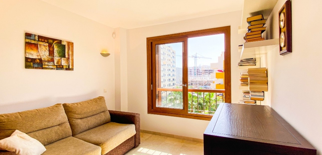 Herverkoop - Appartement / flat -
Punta Prima