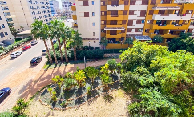 Herverkoop - Appartement / flat -
Punta Prima