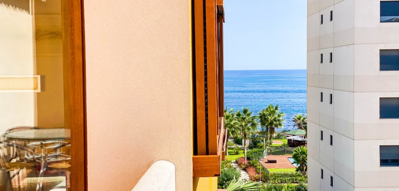 Herverkoop - Appartement / flat -
Punta Prima