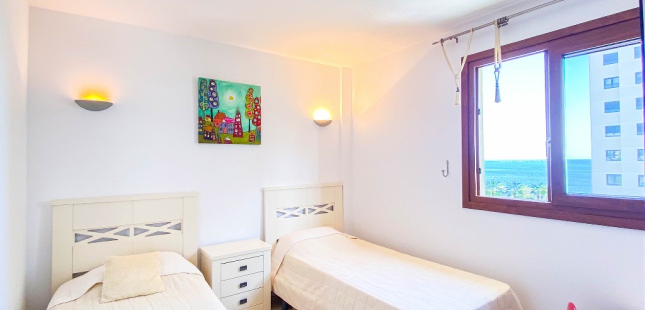 Herverkoop - Appartement / flat -
Punta Prima