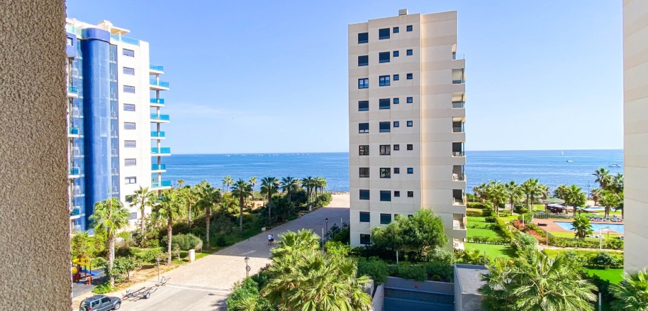 Herverkoop - Appartement / flat -
Punta Prima