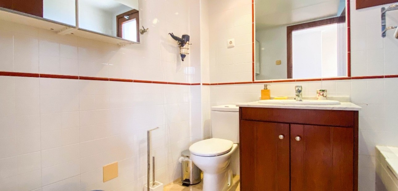 Herverkoop - Appartement / flat -
Punta Prima