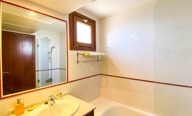 Herverkoop - Appartement / flat -
Punta Prima