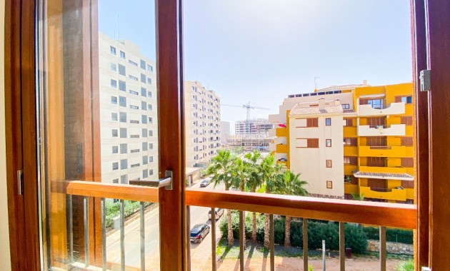Herverkoop - Appartement / flat -
Punta Prima