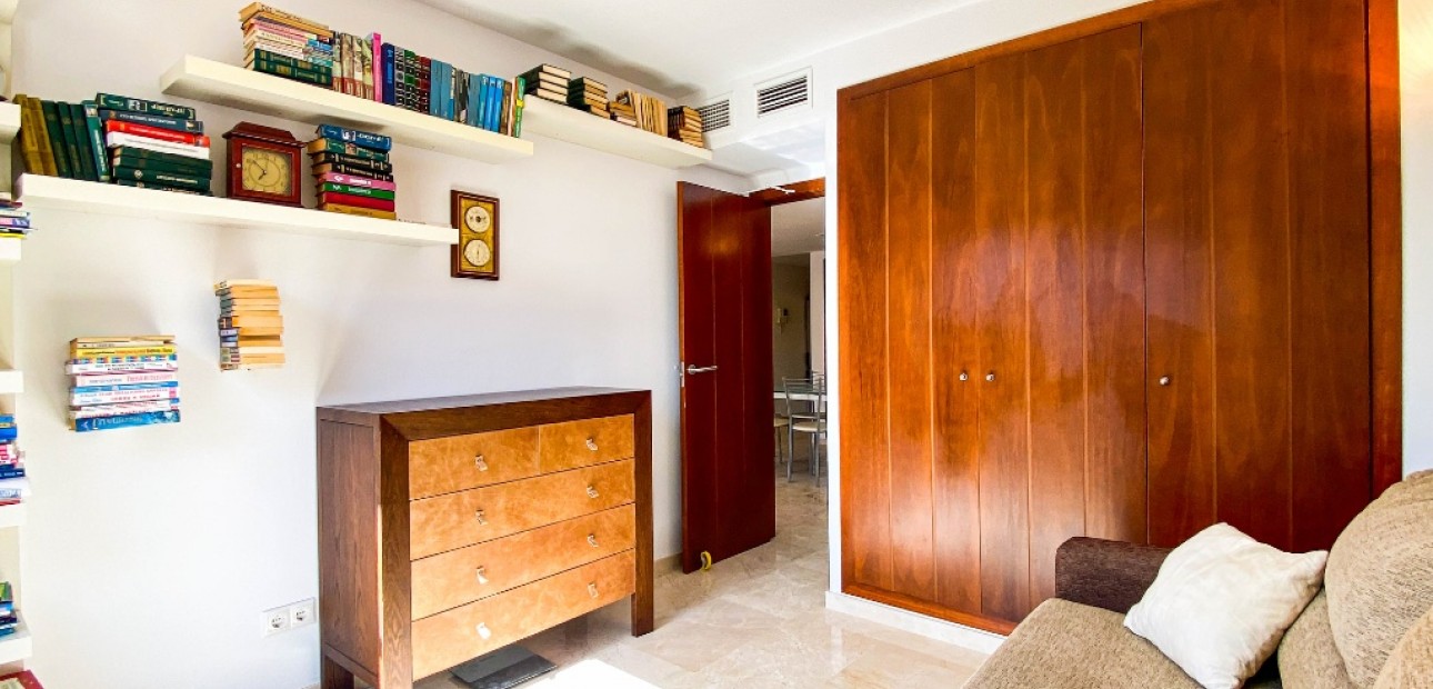 Herverkoop - Appartement / flat -
Punta Prima