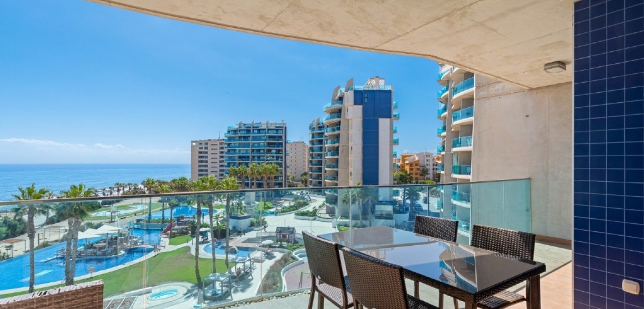 Venta - Apartamento / piso -
Punta Prima