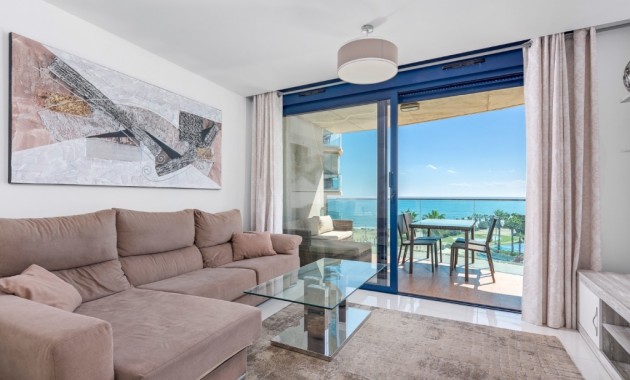 Venta - Apartamento / piso -
Punta Prima