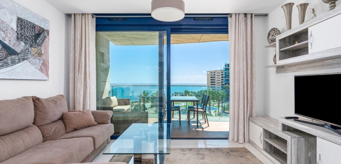 Venta - Apartamento / piso -
Punta Prima