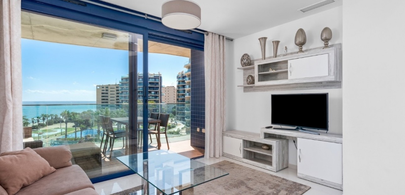 Venta - Apartamento / piso -
Punta Prima