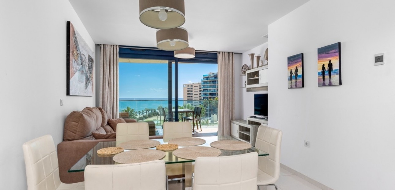 Venta - Apartamento / piso -
Punta Prima