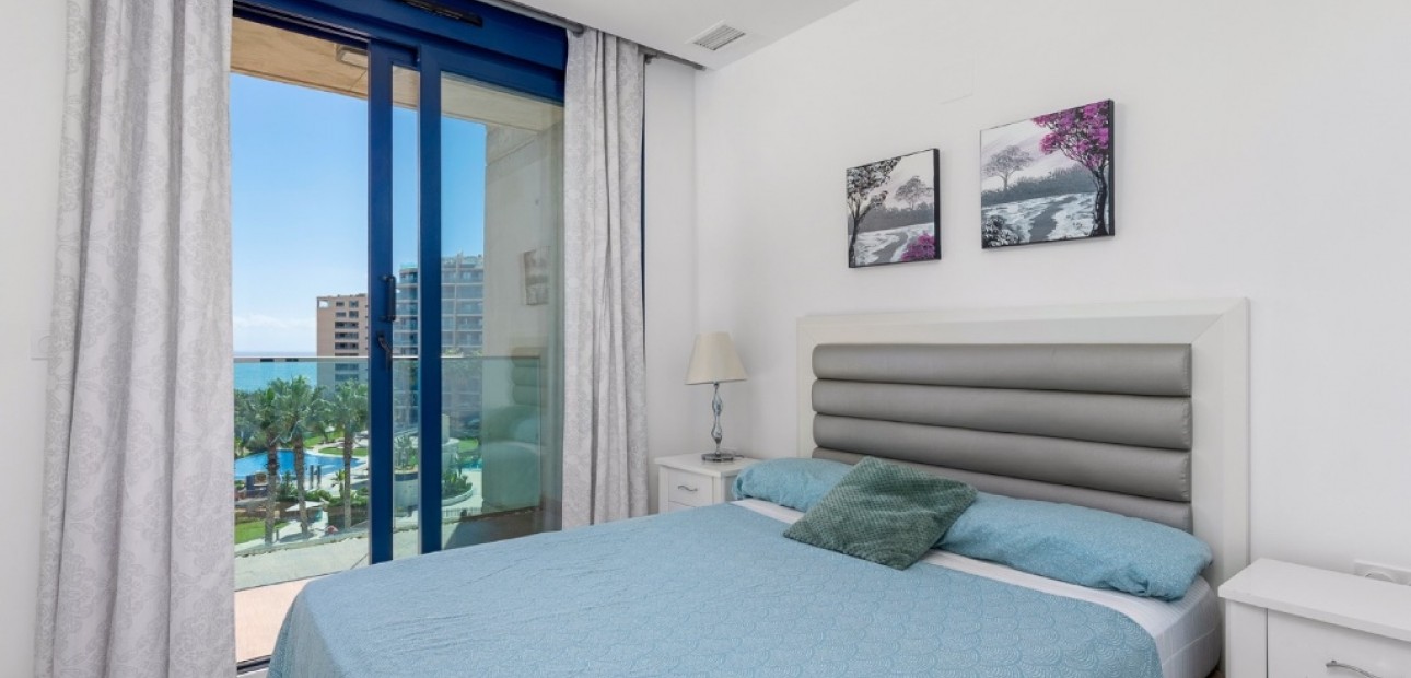 Venta - Apartamento / piso -
Punta Prima