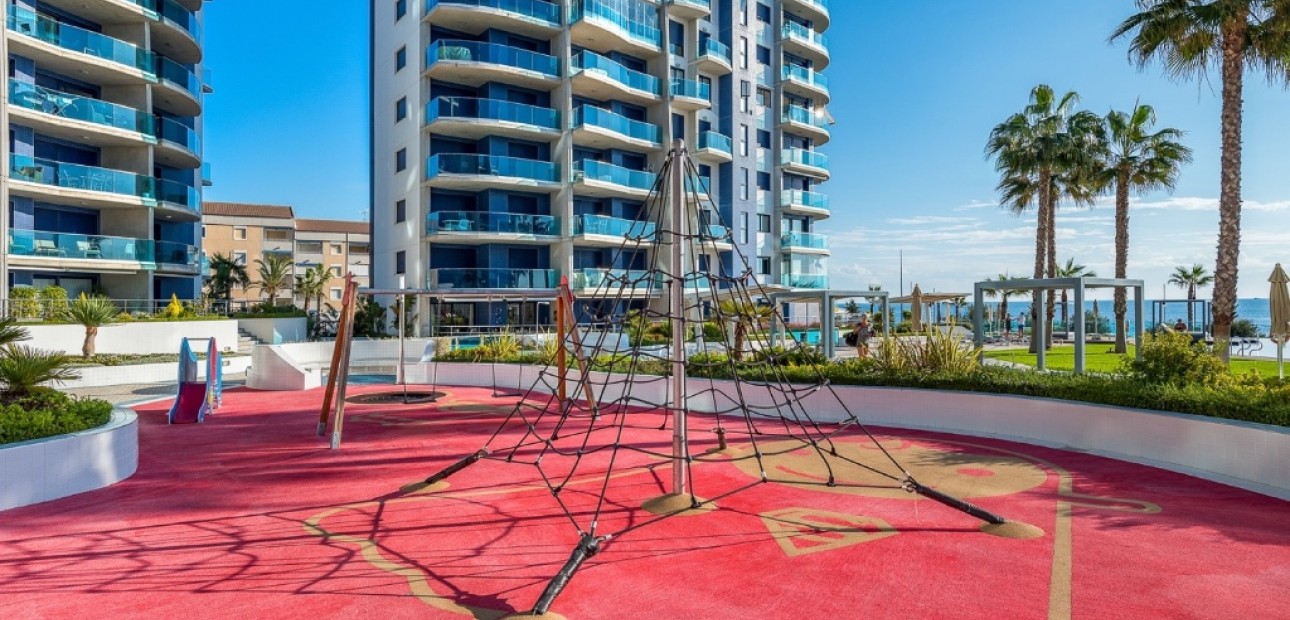 Venta - Apartamento / piso -
Punta Prima