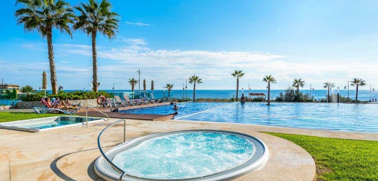 Venta - Apartamento / piso -
Punta Prima