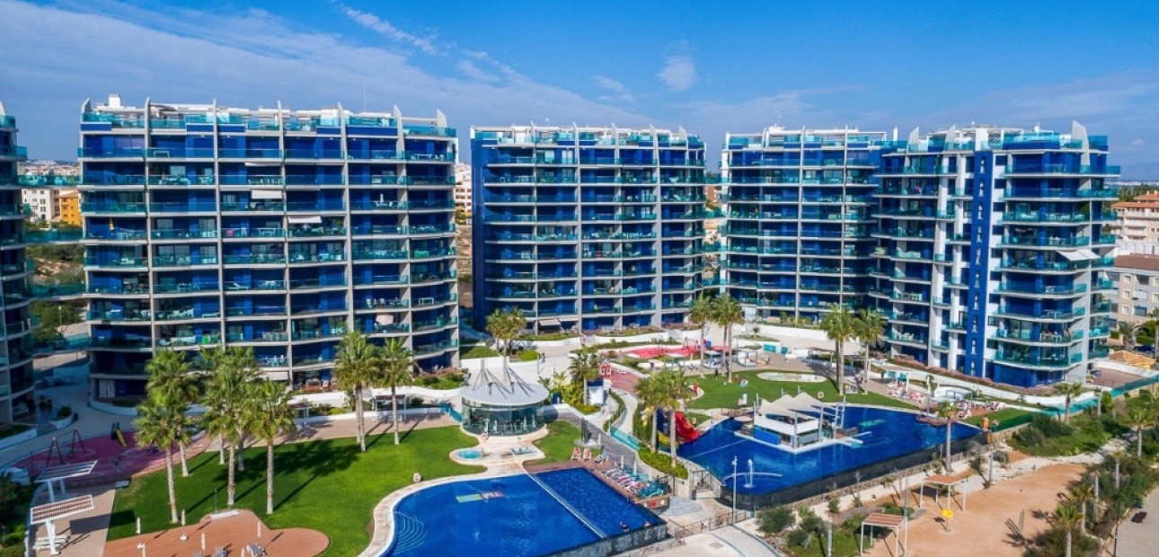 Venta - Apartamento / piso -
Punta Prima