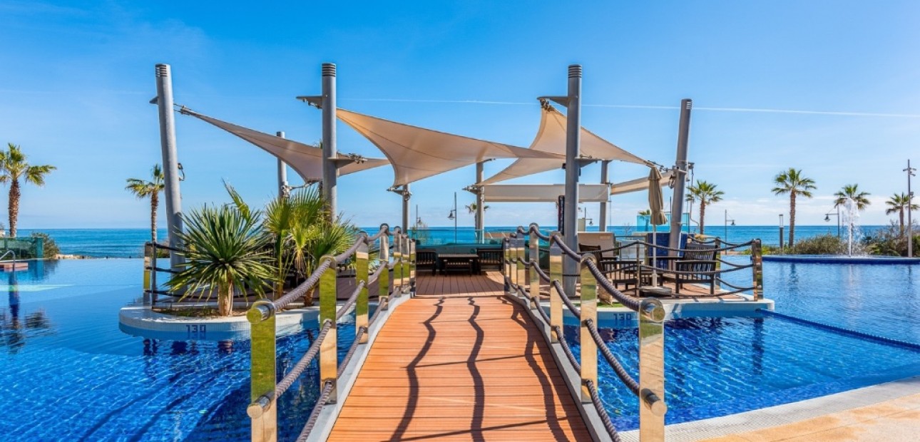 Venta - Apartamento / piso -
Punta Prima