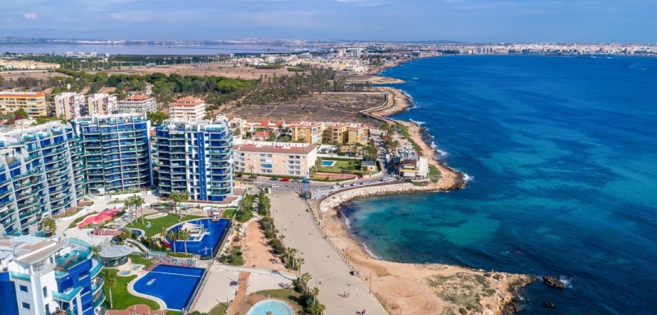 Venta - Apartamento / piso -
Punta Prima