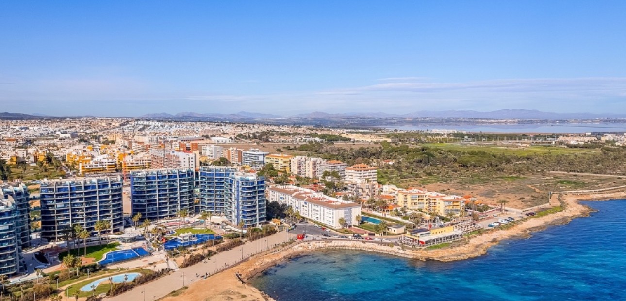 Venta - Apartamento / piso -
Punta Prima