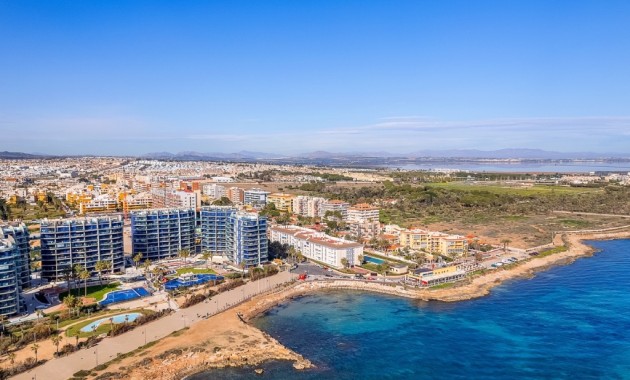 Venta - Apartamento / piso -
Punta Prima