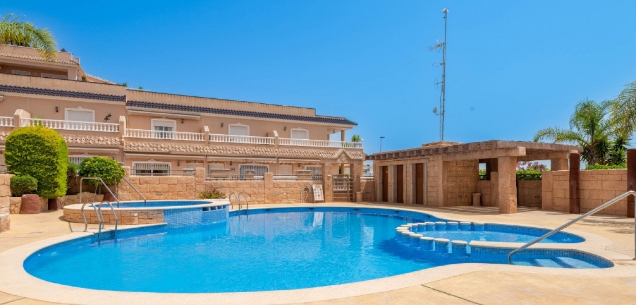 Venta - Apartamento / piso -
Villamartín