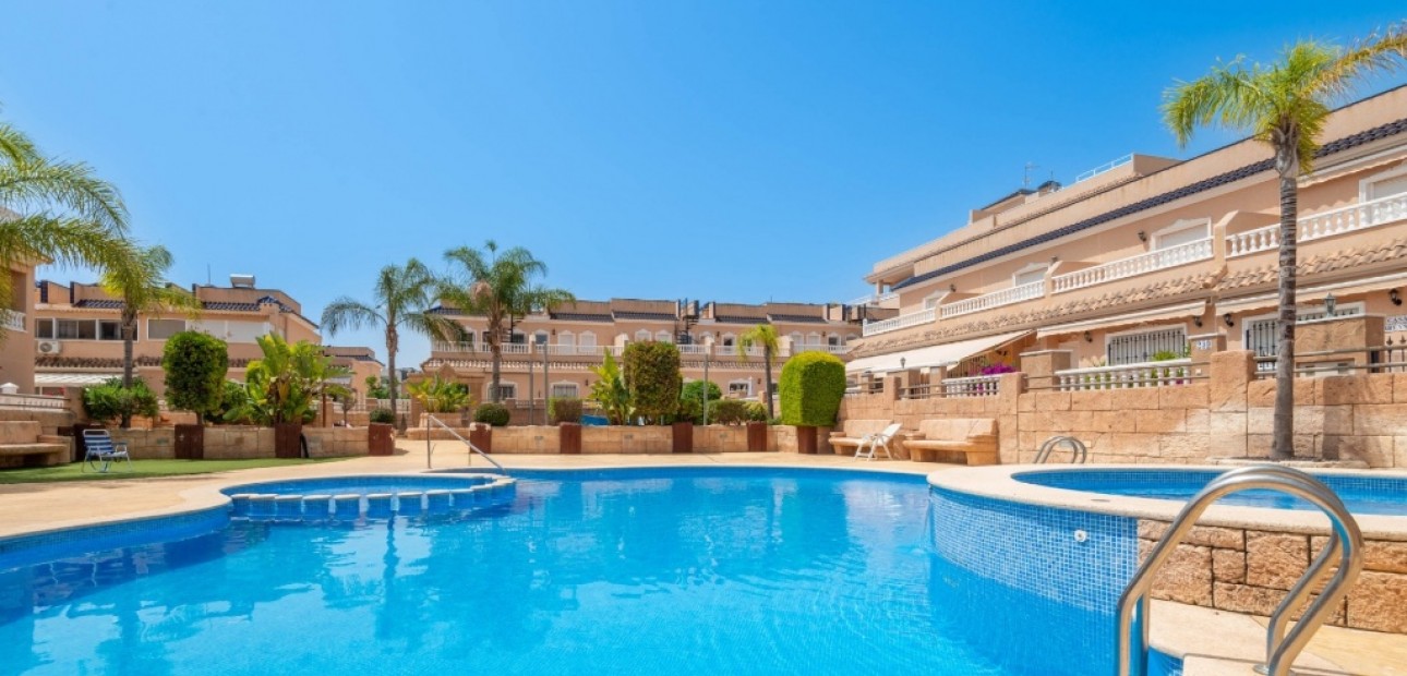 Venta - Apartamento / piso -
Villamartín