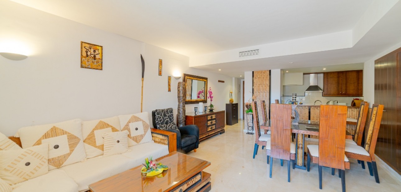 Herverkoop - Appartement / flat -
Punta Prima