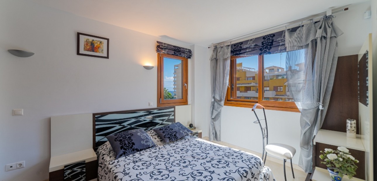 Herverkoop - Appartement / flat -
Punta Prima