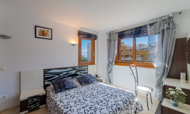 Herverkoop - Appartement / flat -
Punta Prima