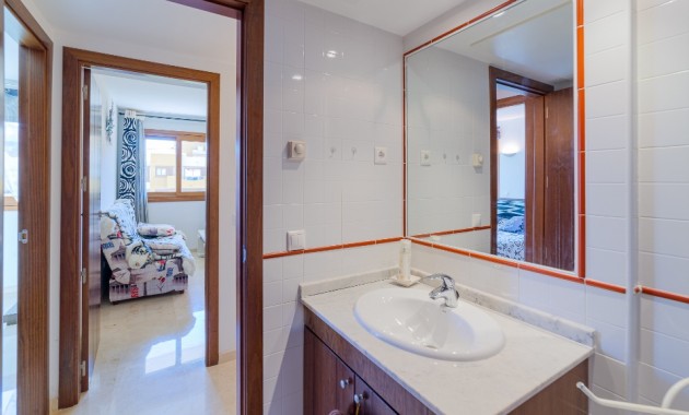 Herverkoop - Appartement / flat -
Punta Prima