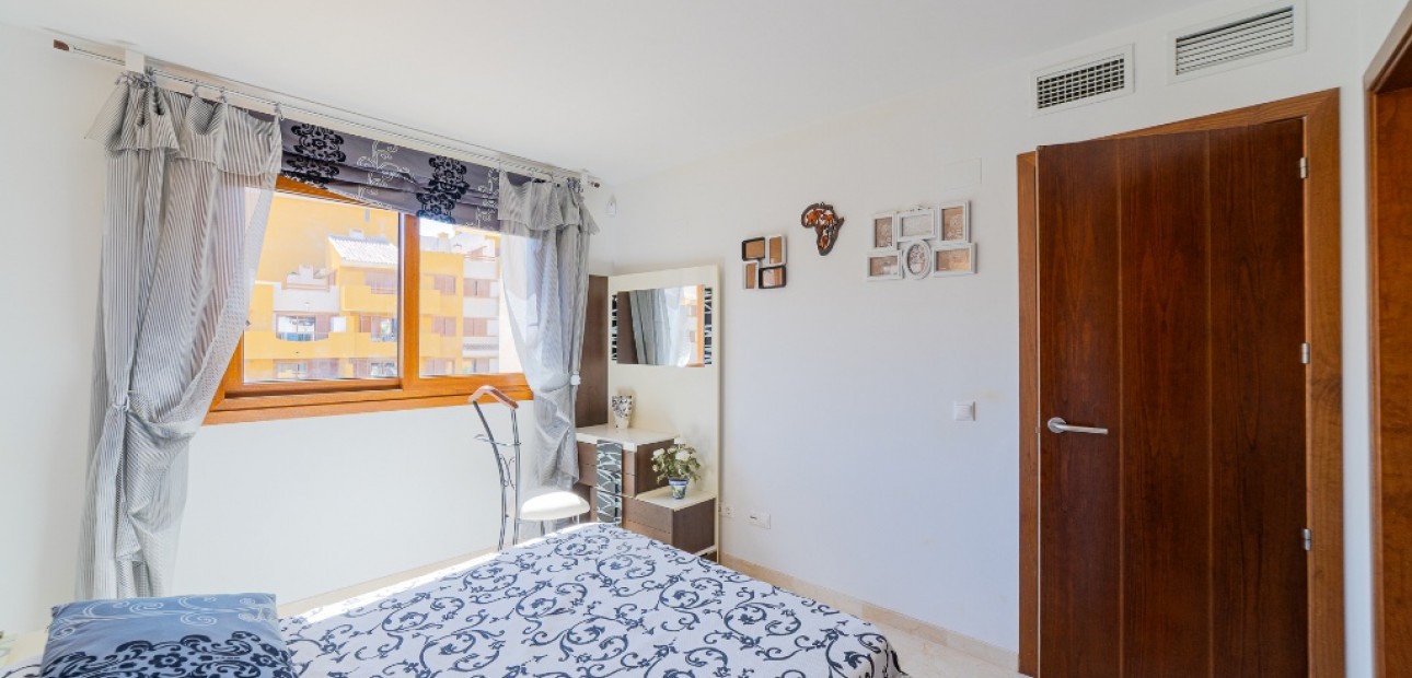 Herverkoop - Appartement / flat -
Punta Prima