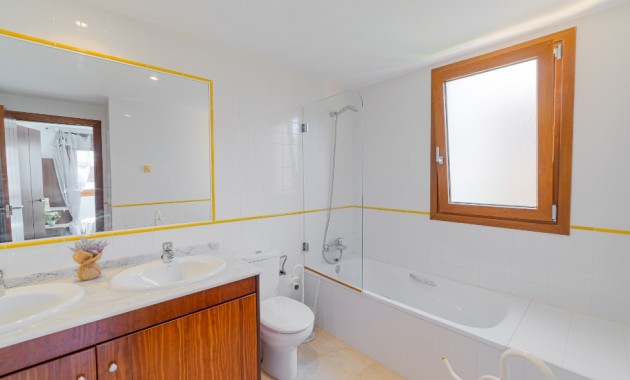 Herverkoop - Appartement / flat -
Punta Prima