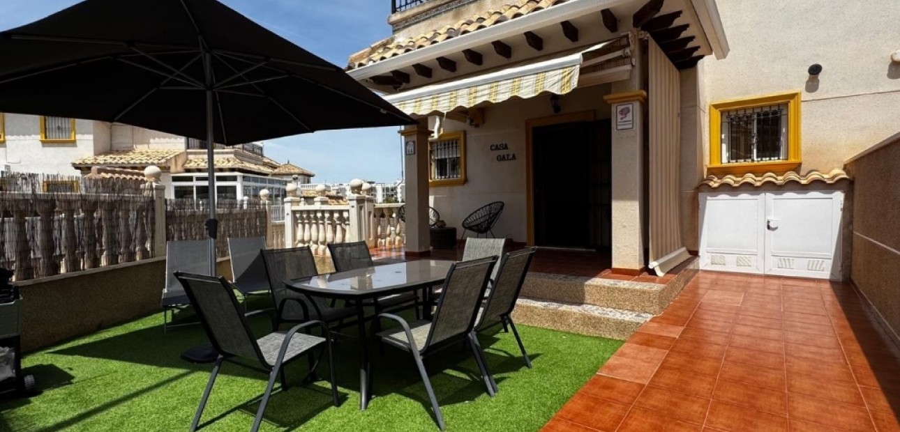 Herverkoop - Herenhuis -
Orihuela Costa - Villamartín