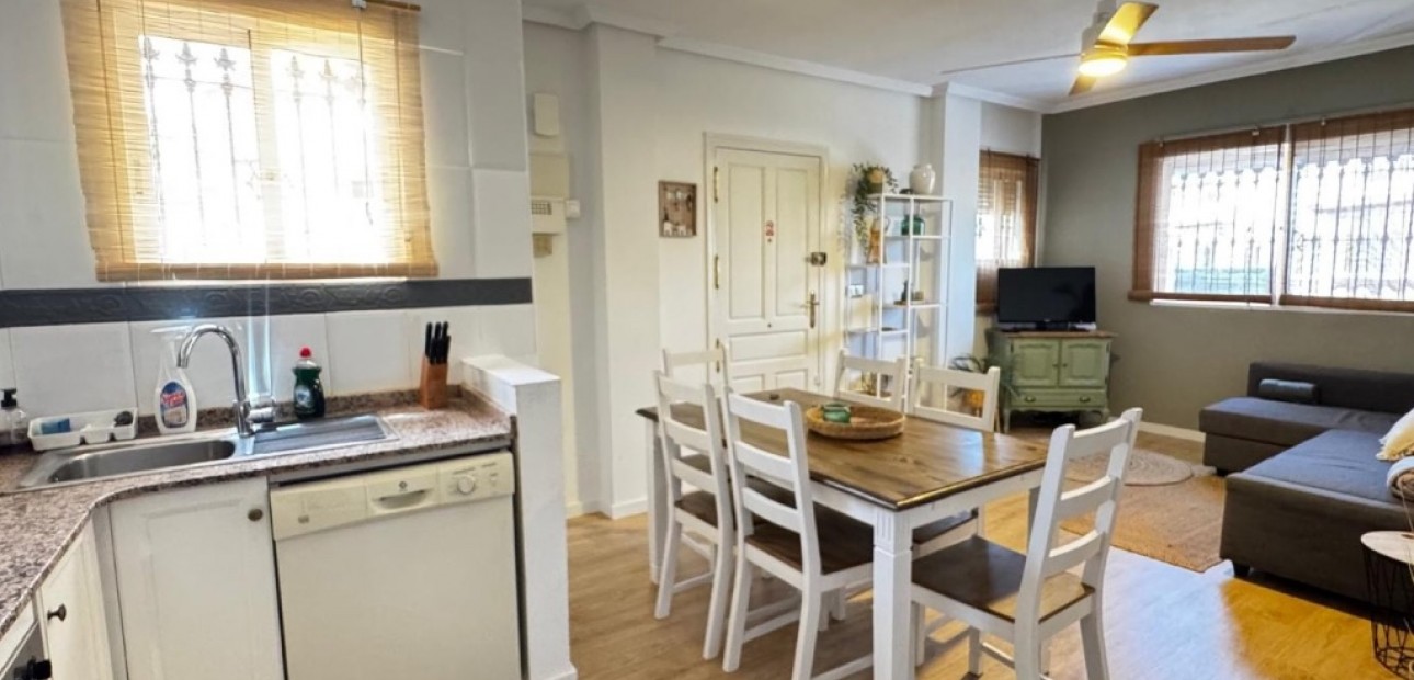 Herverkoop - Herenhuis -
Orihuela Costa - Villamartín