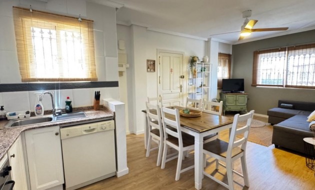 Herverkoop - Herenhuis -
Orihuela Costa - Villamartín