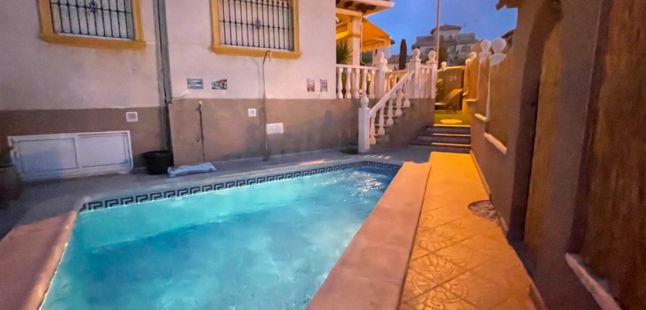 Herverkoop - Herenhuis -
Orihuela Costa - Villamartín