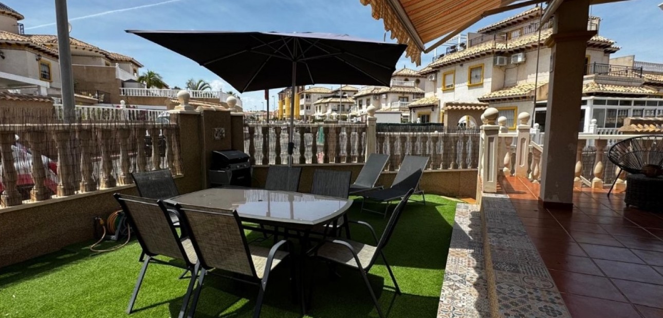 Herverkoop - Herenhuis -
Orihuela Costa - Villamartín