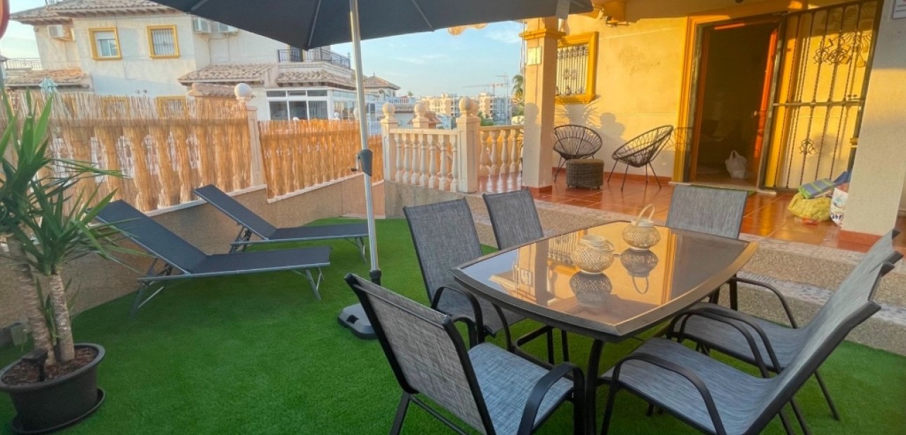 Herverkoop - Herenhuis -
Orihuela Costa - Villamartín