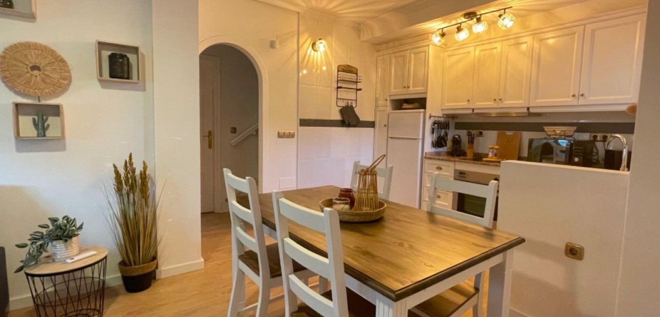 Herverkoop - Herenhuis -
Orihuela Costa - Villamartín