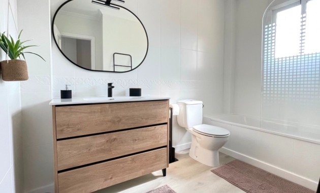 Herverkoop - Herenhuis -
Orihuela Costa - Villamartín