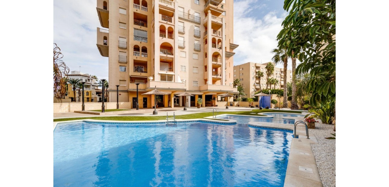 Sale - Apartment / flat -
Torrevieja