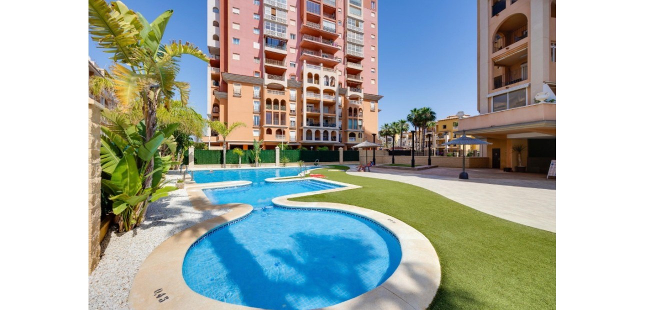 Sale - Apartment / flat -
Torrevieja