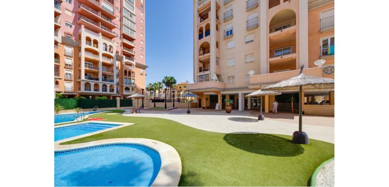 Sale - Apartment / flat -
Torrevieja