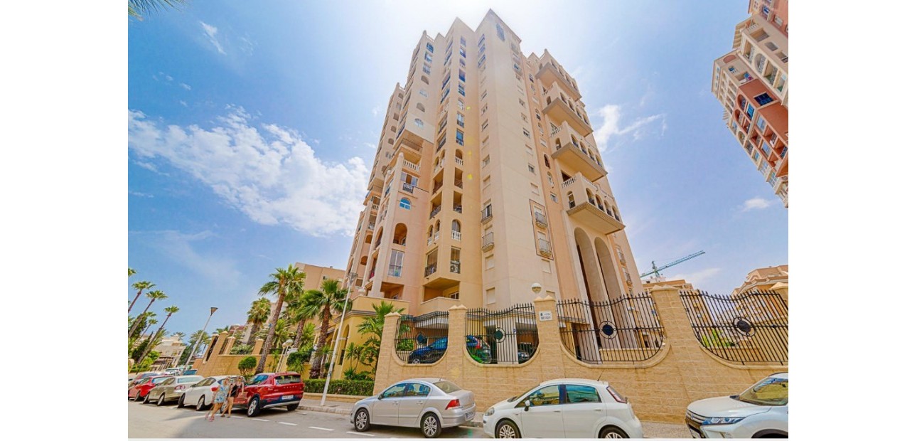 Sale - Apartment / flat -
Torrevieja